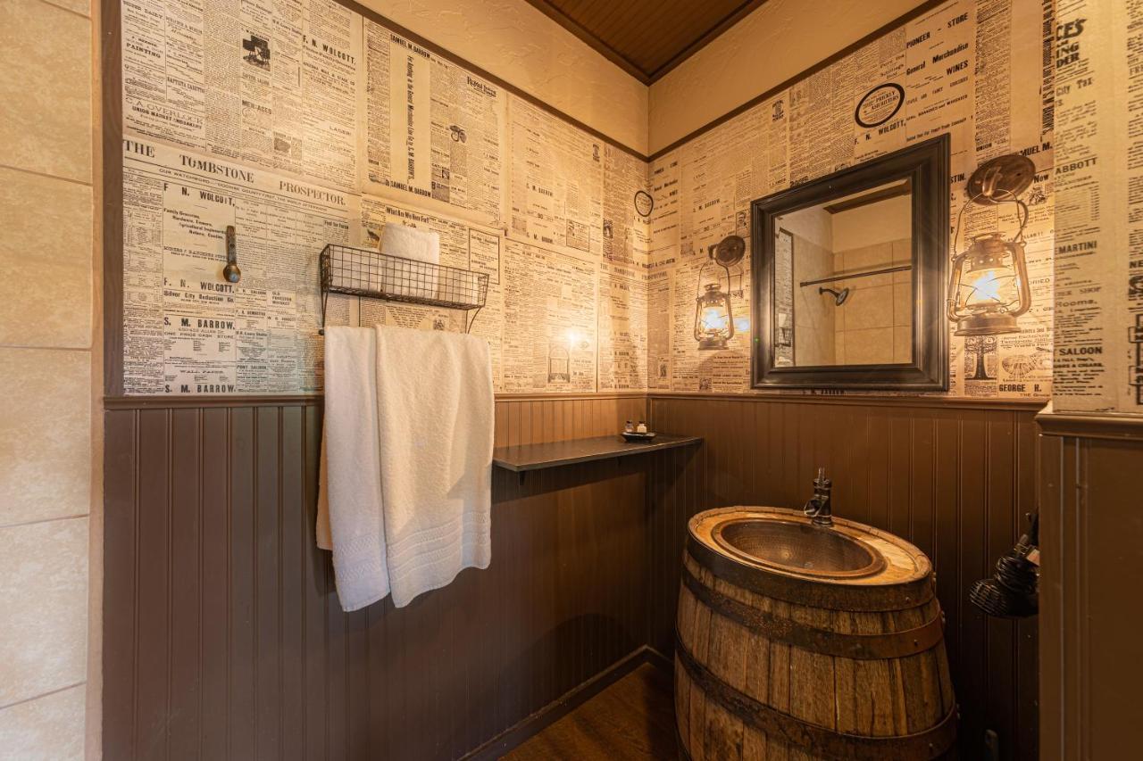 -Pet Friendly- Miners Cabin #6 - King Bed With Private Balcony Tombstone Exterior foto